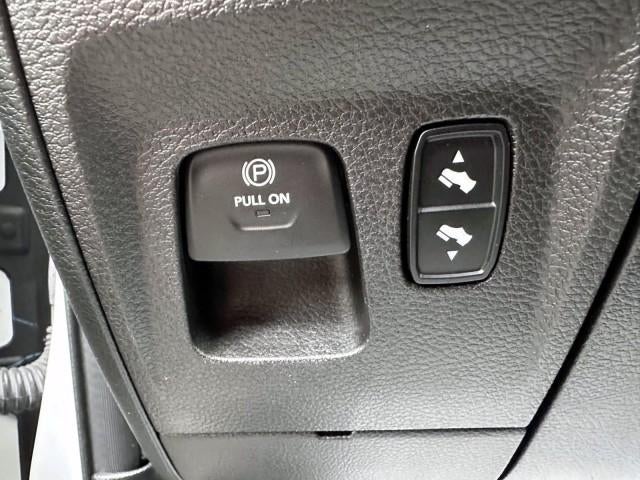 2021 RAM 1500 Big Horn 4x4 Crew Cab 5'7" Box