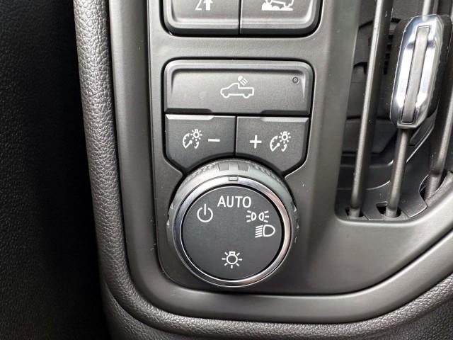 2023 Chevrolet Silverado 1500 Crew Cab Short Box 4-Wheel Drive Custom