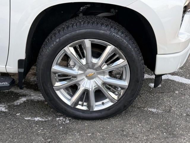 2022 Chevrolet Silverado 1500 Crew Cab Short Box 4-Wheel Drive High Country