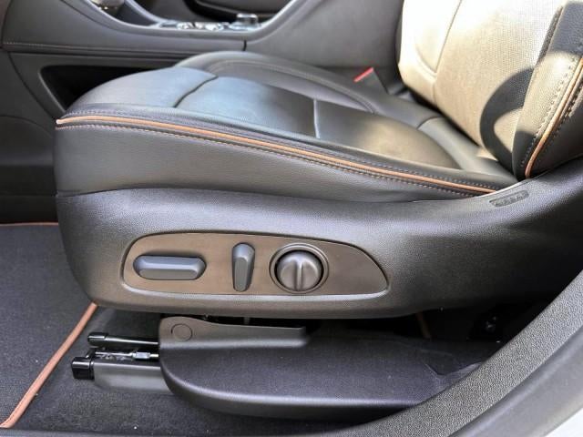 2023 GMC Acadia AWD AT4