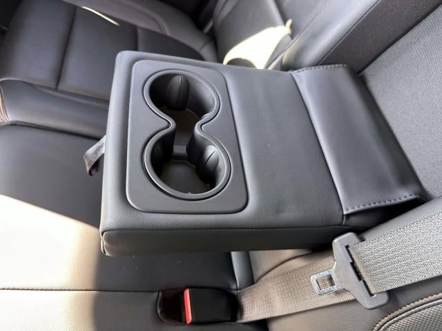 2023 GMC Acadia AWD AT4