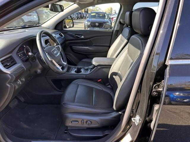 2023 GMC Acadia AWD SLT