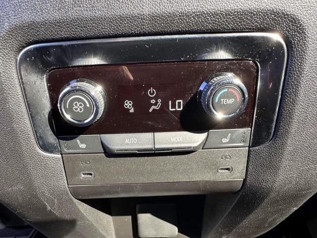 2025 Chevrolet Suburban 4WD RST