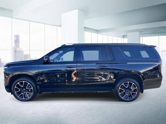 2025 Chevrolet Suburban 4WD RST