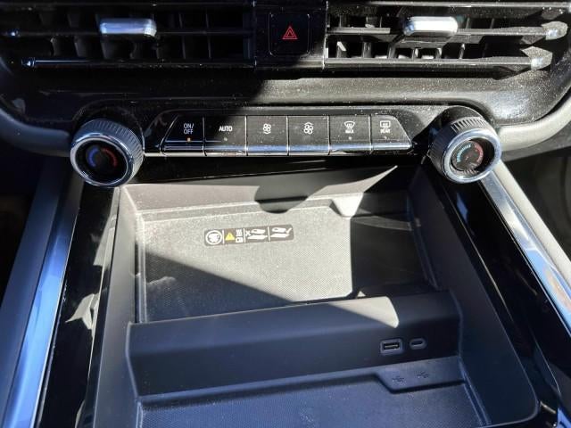 2025 Chevrolet Suburban 4WD RST
