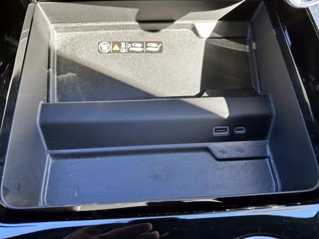 2025 Chevrolet Suburban 4WD RST