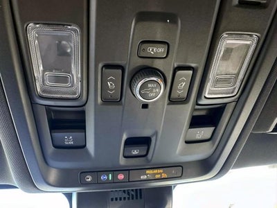 2025 Chevrolet Suburban 4WD RST