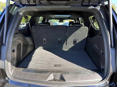 2025 Chevrolet Suburban 4WD RST