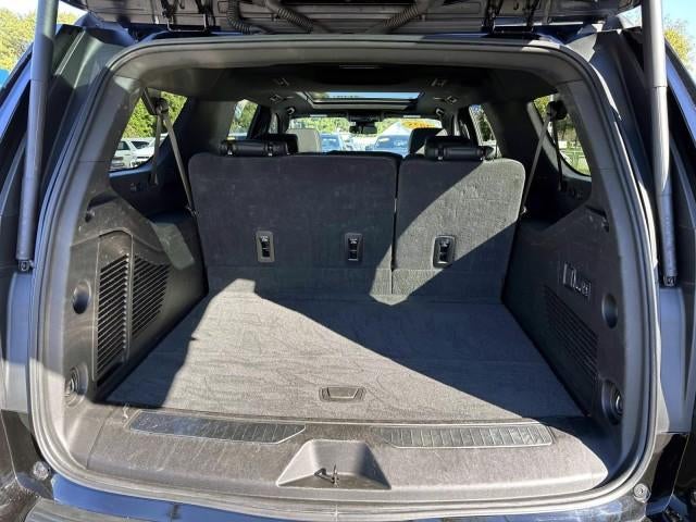 2025 Chevrolet Suburban 4WD RST