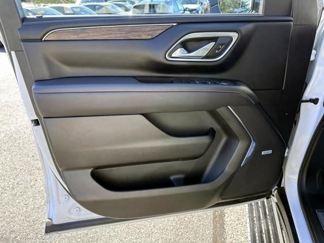 2023 Chevrolet Suburban 4WD Premier