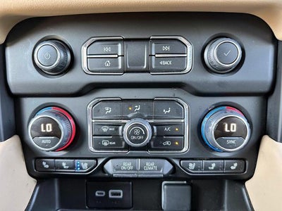 2024 Chevrolet Suburban 4WD Premier