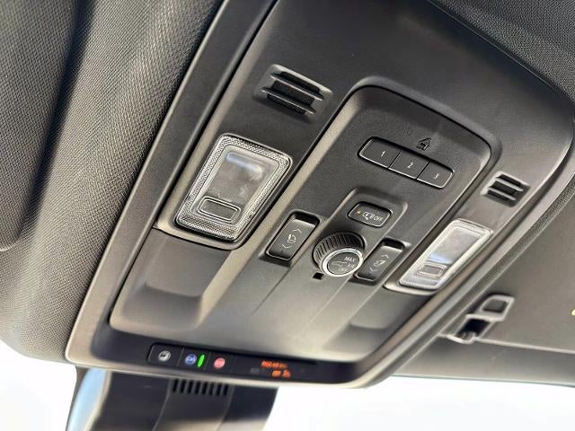 2024 Chevrolet Suburban 4WD Premier