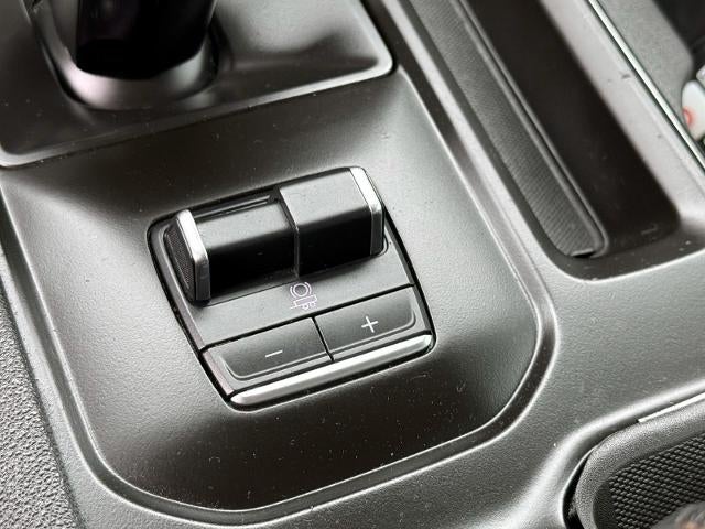 2022 GMC Sierra 1500 Crew Cab Short Box 4-Wheel Drive AT4