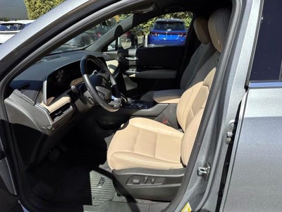 2024 Cadillac XT4 FWD 4dr Luxury