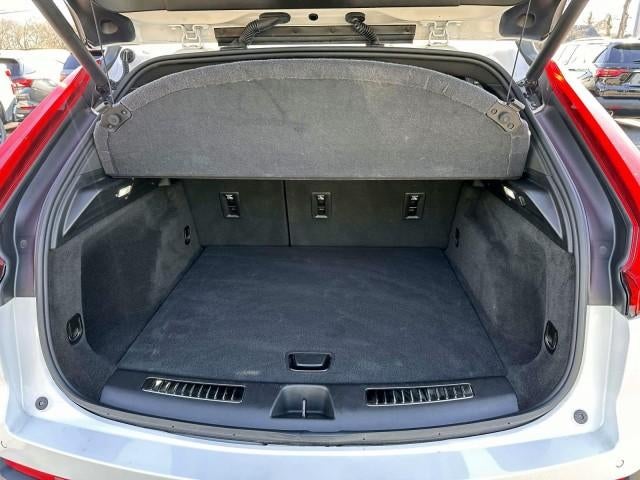 2023 Cadillac XT4 AWD 4dr Premium Luxury