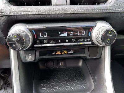2024 Toyota RAV4 Hybrid XLE AWD (Natl)