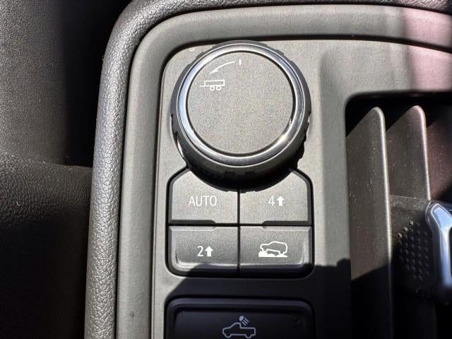 2020 Chevrolet Silverado 1500 Crew Cab Standard Box 4-Wheel Drive Custom