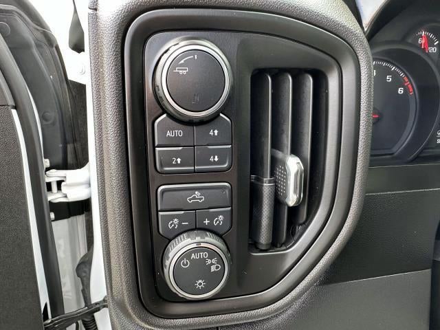 2021 Chevrolet Silverado 1500 Crew Cab Short Box 4-Wheel Drive Custom Trail Boss