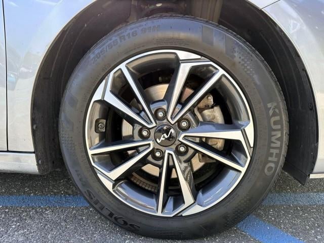 2024 Kia Forte LXS IVT