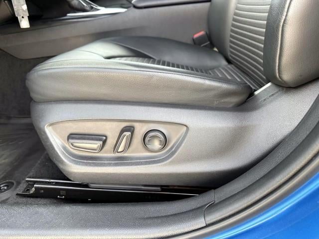 2019 Toyota Camry SE Auto (Natl)