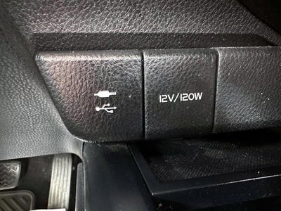 2019 Toyota Camry SE Auto (Natl)