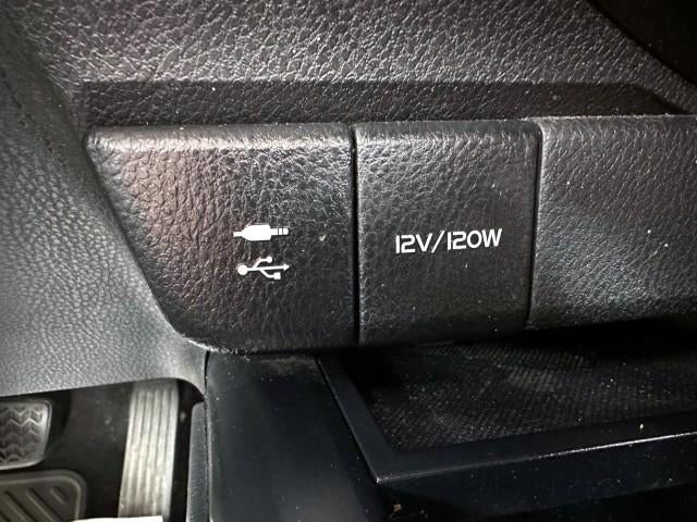 2019 Toyota Camry SE Auto (Natl)