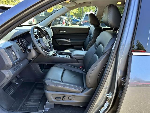 2024 Nissan Pathfinder SL 4WD