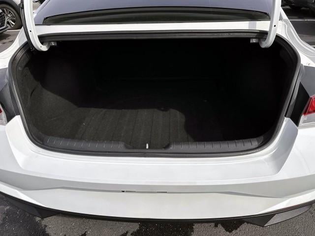 2022 Hyundai ELANTRA SEL IVT