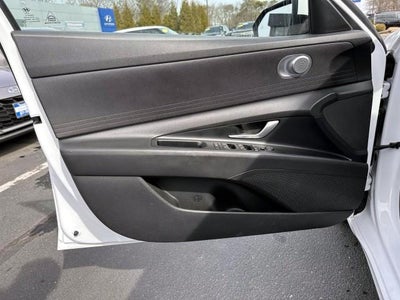 2022 Hyundai ELANTRA SEL IVT