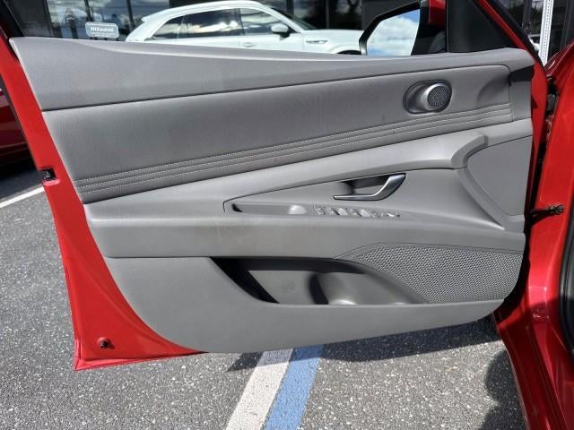 2022 Hyundai ELANTRA SEL IVT