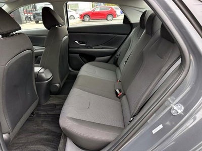 2023 Hyundai ELANTRA SE IVT