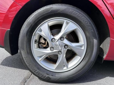 2023 Hyundai ELANTRA SE IVT