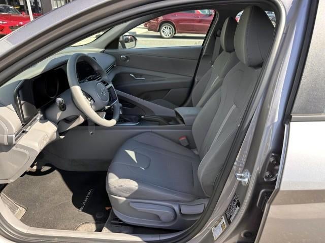 2023 Hyundai ELANTRA SE IVT