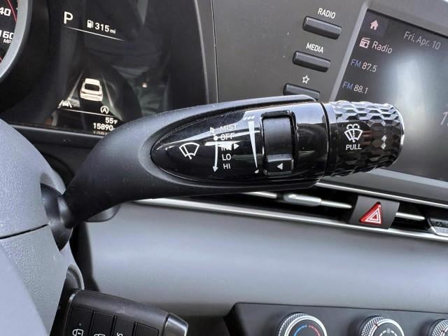 2023 Hyundai ELANTRA SE IVT