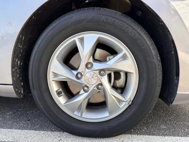 2023 Hyundai ELANTRA SE IVT