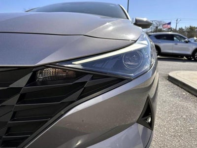 2023 Hyundai ELANTRA SE IVT