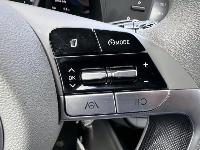 2023 Hyundai ELANTRA SE IVT