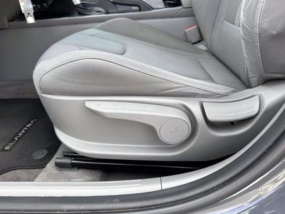 2023 Hyundai ELANTRA SE IVT