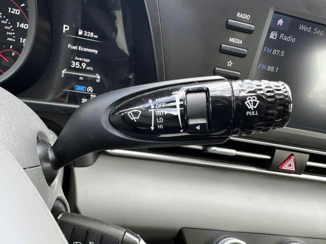 2023 Hyundai ELANTRA SE IVT