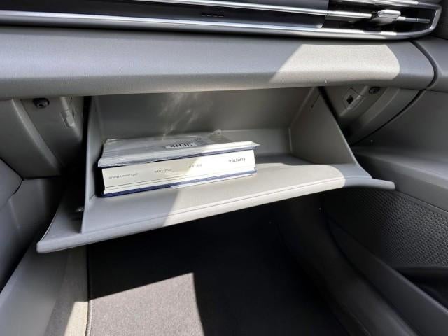 2023 Hyundai ELANTRA SE IVT
