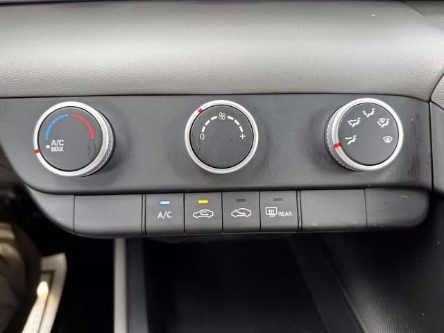 2023 Hyundai ELANTRA SE IVT