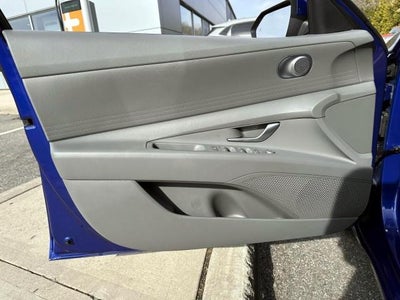 2023 Hyundai ELANTRA SE IVT