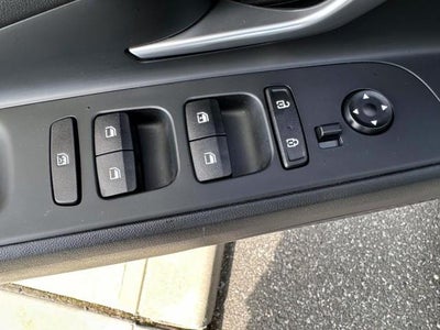 2023 Hyundai ELANTRA SE IVT