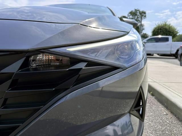 2023 Hyundai ELANTRA SE IVT