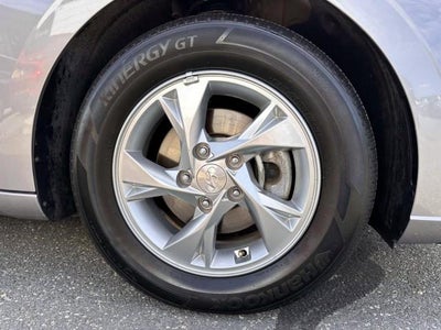 2023 Hyundai ELANTRA SE IVT