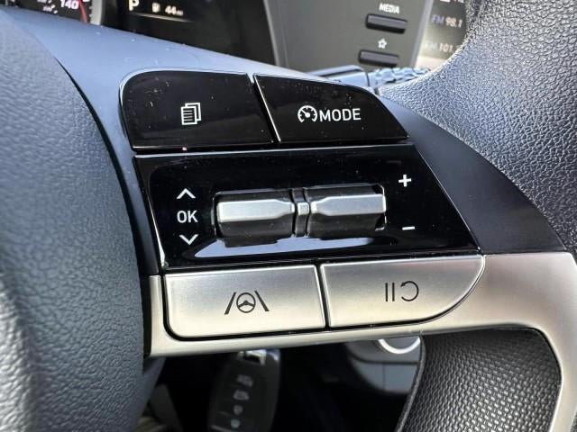 2023 Hyundai ELANTRA SE IVT