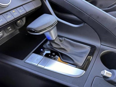 2023 Hyundai ELANTRA SE IVT