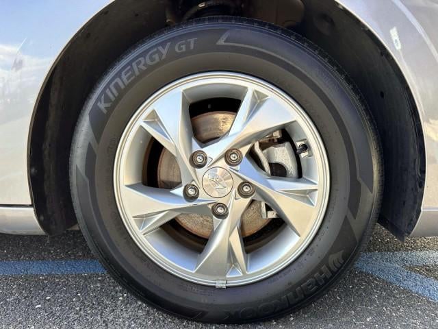 2023 Hyundai ELANTRA SE IVT