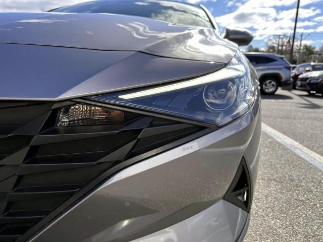 2023 Hyundai ELANTRA SE IVT
