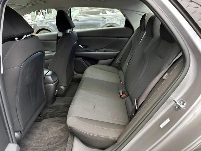 2025 Hyundai ELANTRA SE IVT